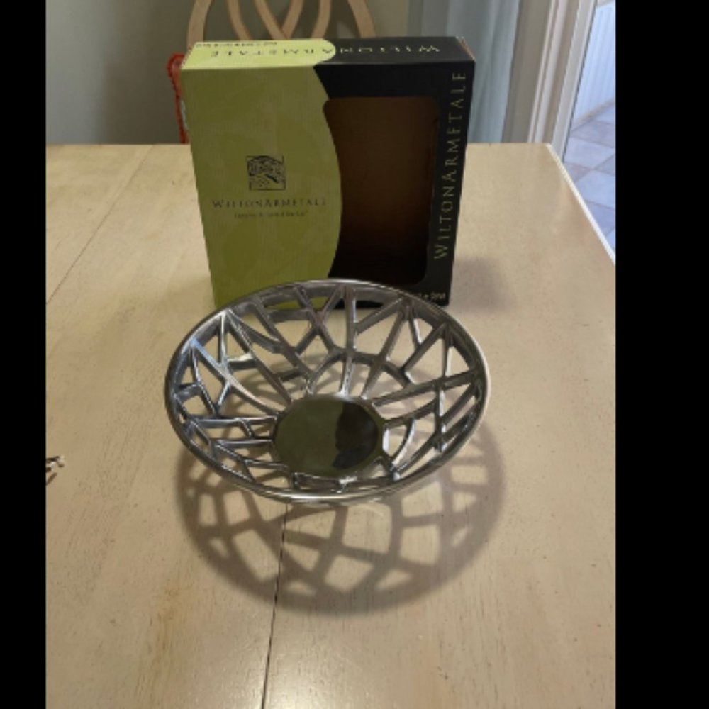 Wilton Armetale Bowl